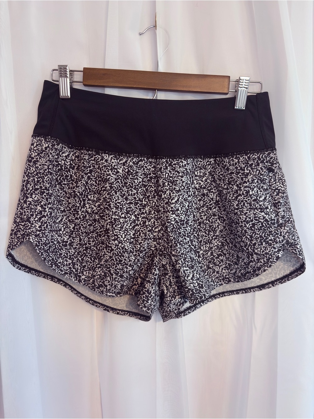 Mondetta Black & White Multi Women’s Athletic Shorts